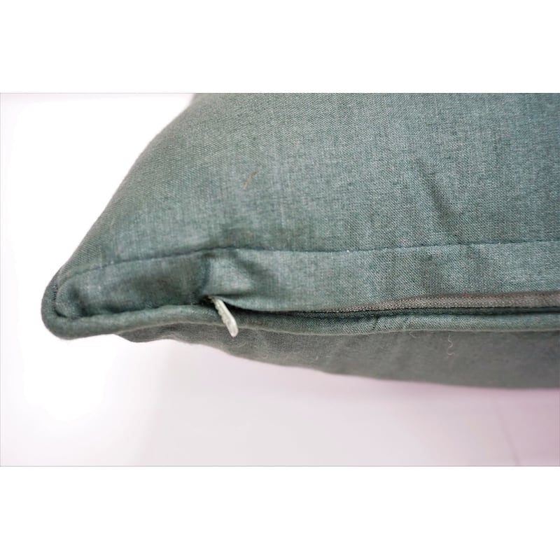 Home&Manor Premium Silk Throw Pillow 18" Green