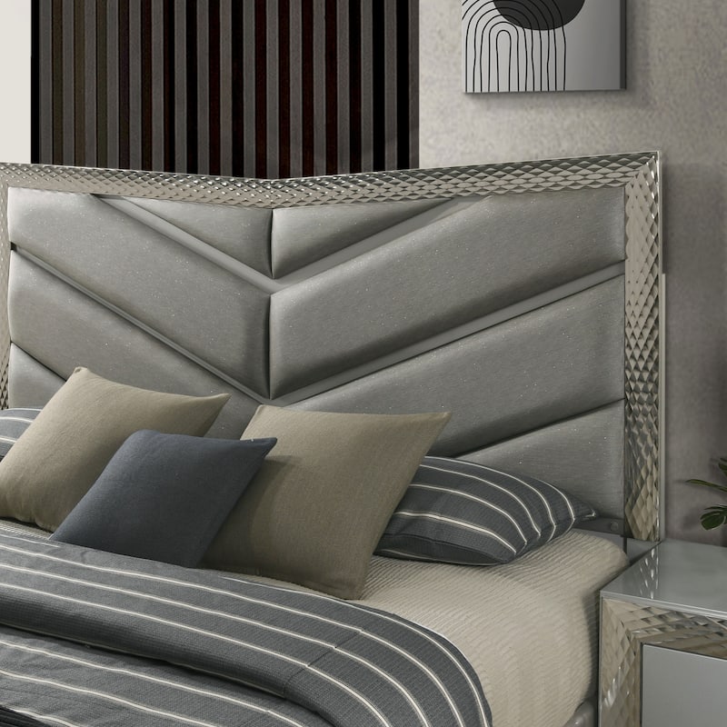 Furniture of America Urene Glam 3-Piece Grey Queen Platform Bedroom Set with LED Light