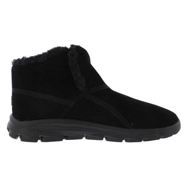 skechers on the go chugga suede ankle boot