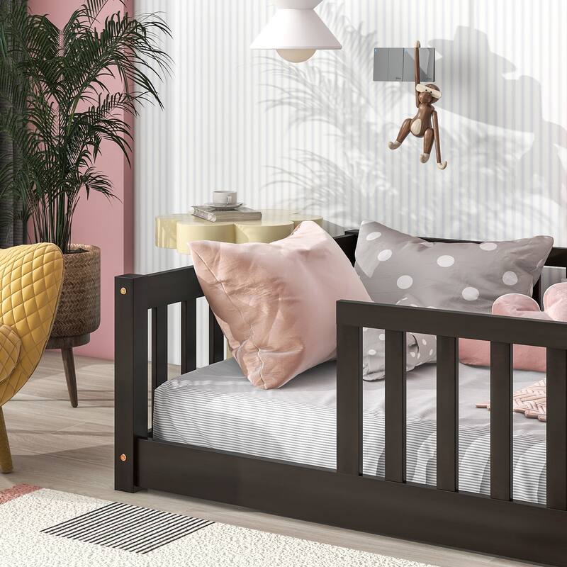 Rubber Wood Twin Size Floor Bed with Fence without Door