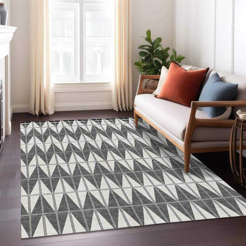 Machine Washable Indoor/ Outdoor Modern Zeke Chantille Rug
