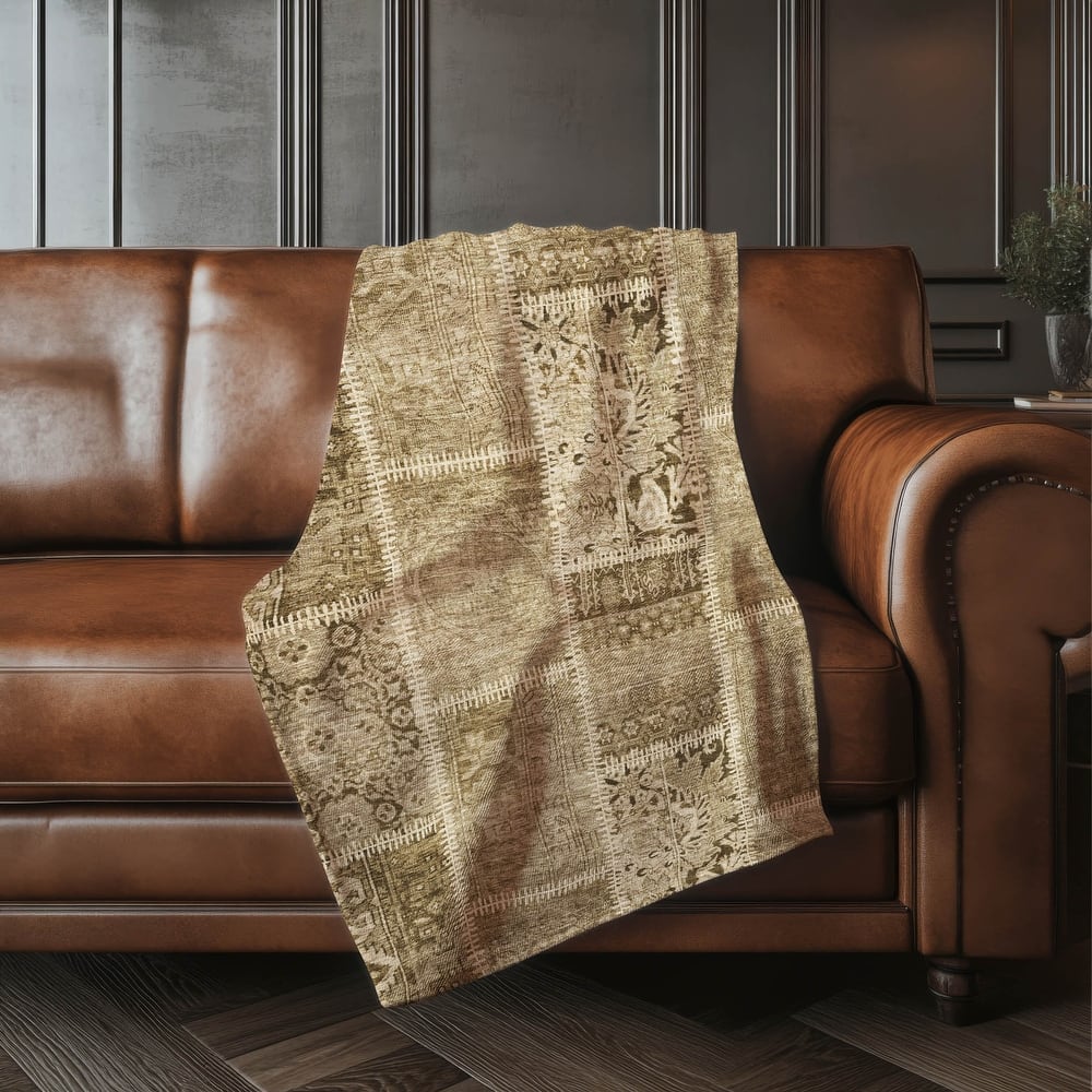 Premium Machine Washable Traditional Patchwork Sherpa Throw Blanket