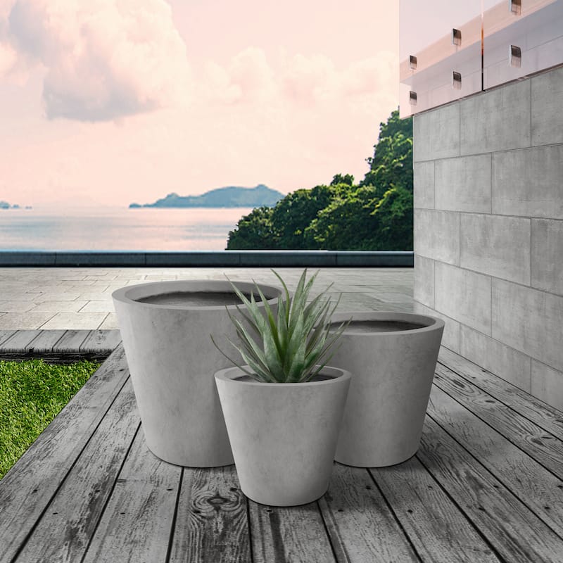 Kante Pure White Round Lightweight Concrete/Fiberglass Planters with Drainage Holes (Set of 3