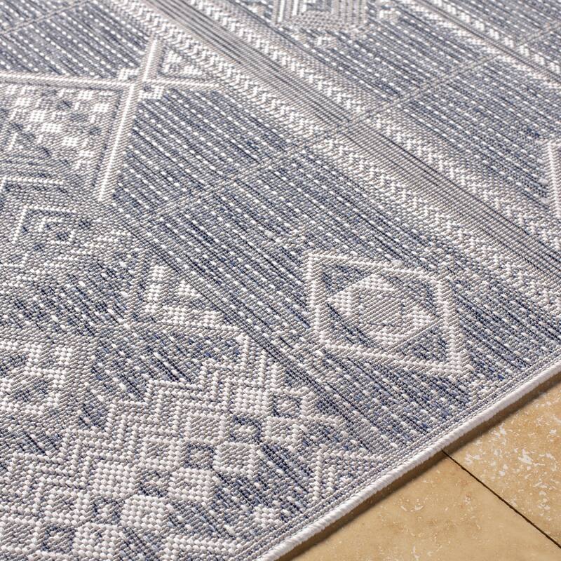 Livabliss Azucena Global Diamond Indoor/ Outdoor Area Rug
