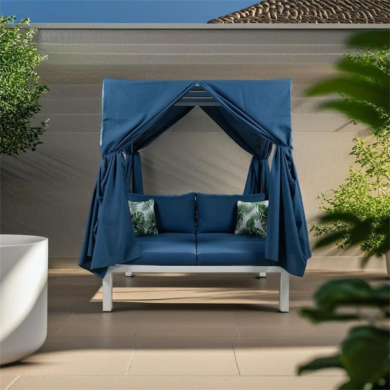 Outdoor Patio Sunbed with Curtains