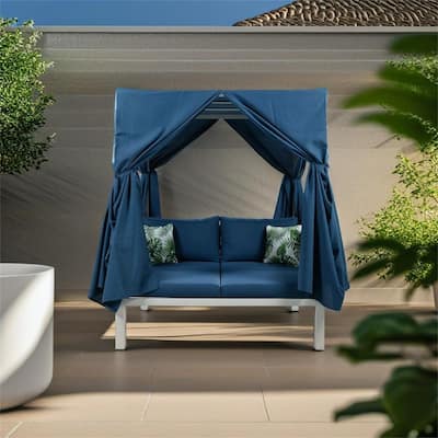 Outdoor Patio Sunbed with Curtains