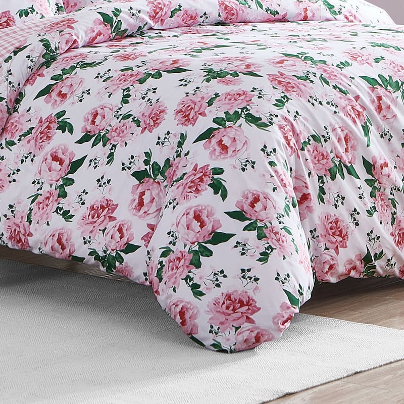 Betsey Johnson Blooming Roses Pink Duvet Cover Set