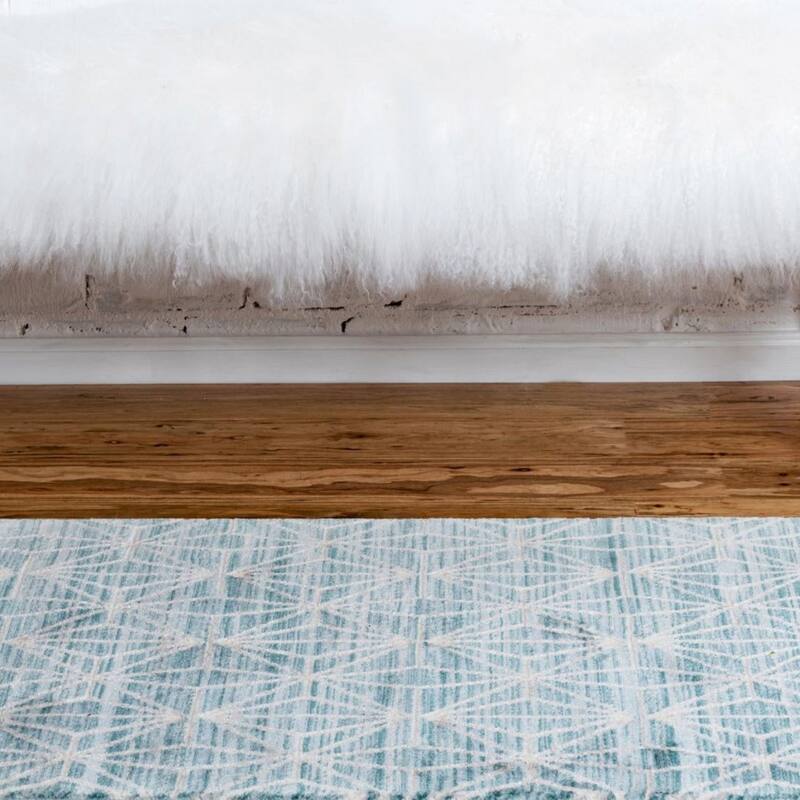 Contemporary Richye Collection Area Rug