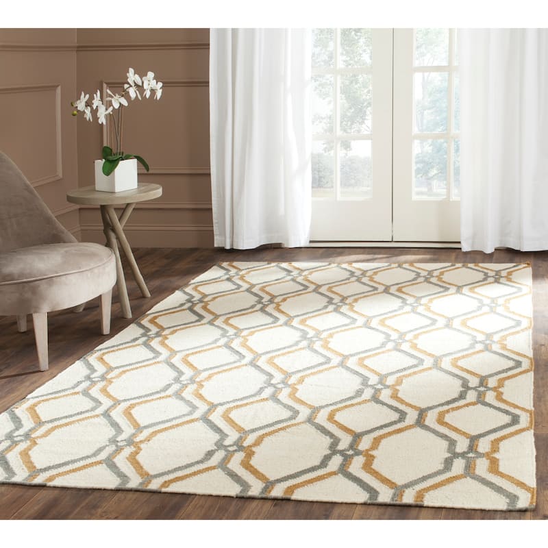 SAFAVIEH Handmade Flatweave Dhurries Phillipa Modern Wool Rug - 4' x 6' - Ivory/Black