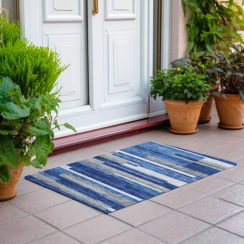 Machine Washable Indoor/ Outdoor Chantille Contempory Stripe Rug - Blue - 1'8" x 2'6"
