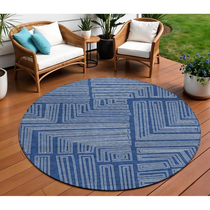HomeRoots Geometric Transitional Rectangle Outdoor Rug - 8' Round