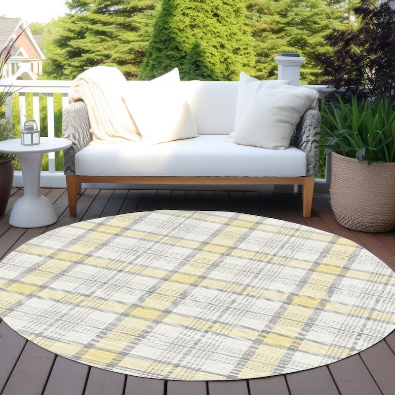 Machine Washable Indoor/ Outdoor Casual Plaid Chantille Rug