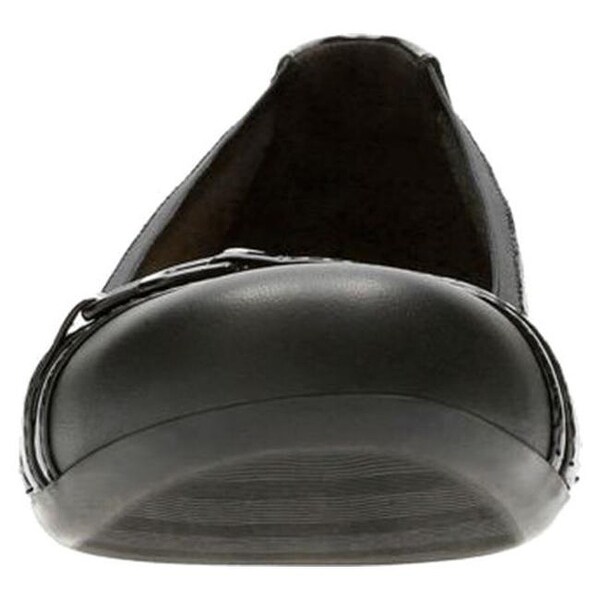 clarks women's kinzie light loafer flat