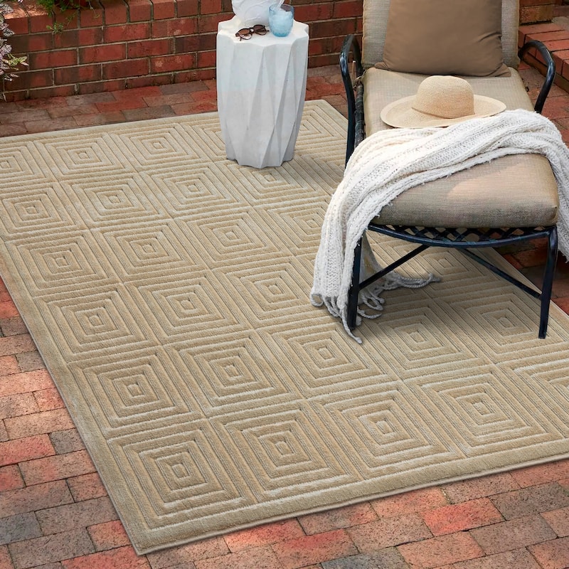 Sevita Modern Geometric Indoor/Outdoor Area Rug