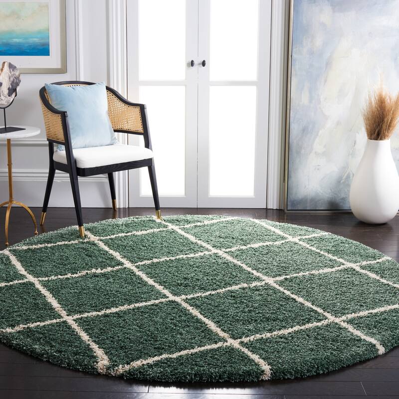 SAFAVIEH Hudson Shag Estella Diamond Trellis 2-inch Thick Rug - 7' x 7' Round - Green/Ivory
