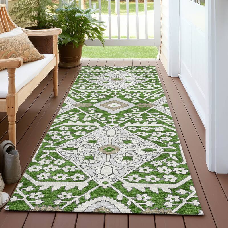 Machine Washable Indoor/ Outdoor Chantille Traditional Rug - Green - 2'3" x 7'6"