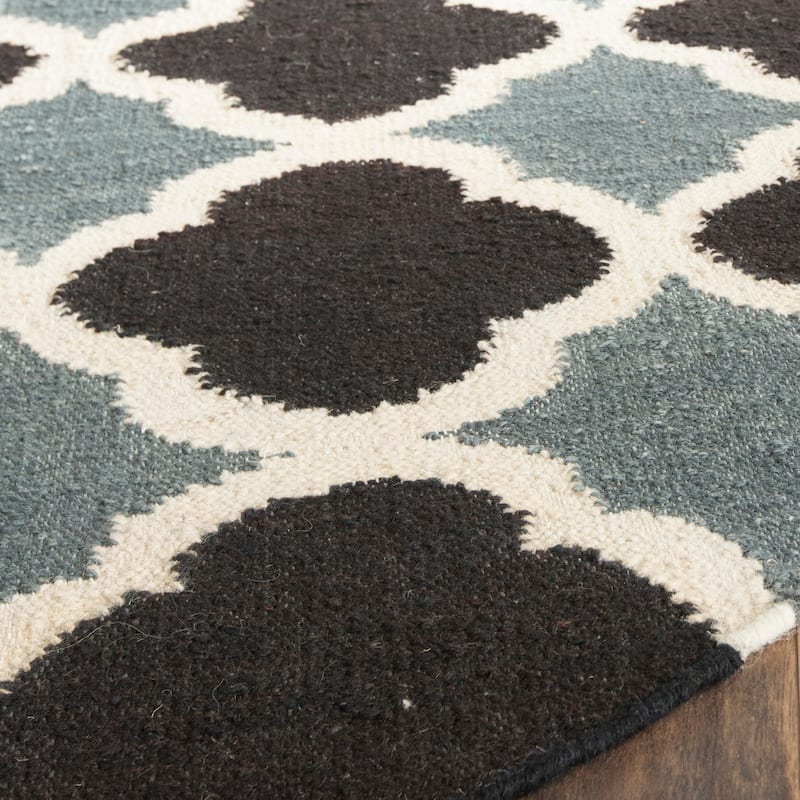 SAFAVIEH Handmade Flatweave Dhurries Bachisia Modern Wool Rug