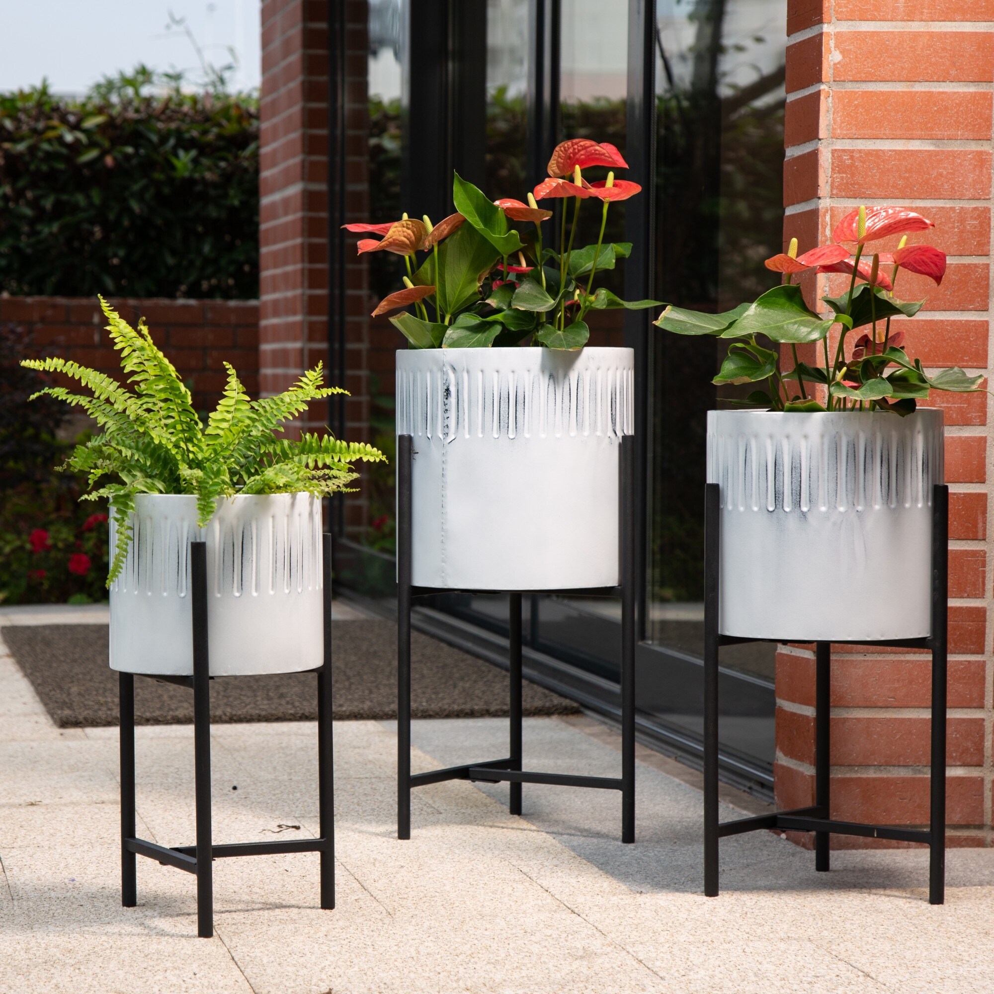 Glitzhome Set of 3 Modern Distressed Metal Plant Stands Glitzhome Set of 3 Modern Distressed Metal Plant Stands