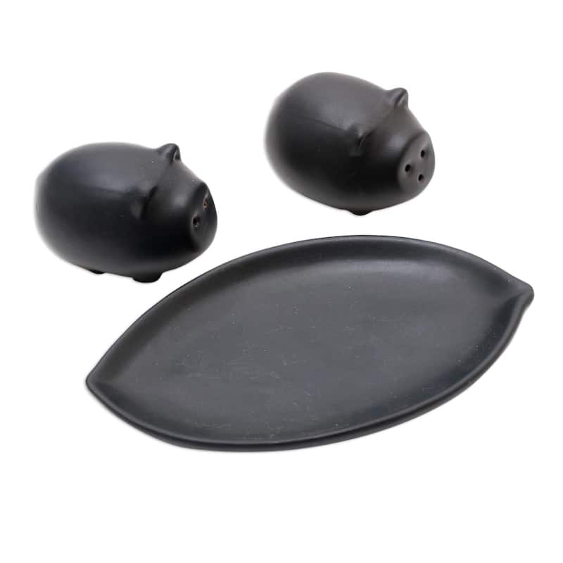 Novica Handmade Portly Pigs In Black Ceramic Salt And Pepper Set