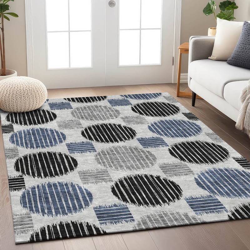 Machine Washable Indoor/ Outdoor Chantille Contemporary Dotty Rug