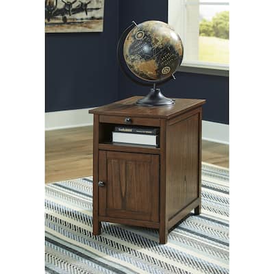 Signature Design by Ashley Treytown Chairside End Table - 16"W x 24"D x 24"H