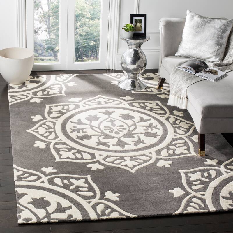 SAFAVIEH Handmade Bella Naina Modern Floral Wool Rug - 6' x 9' - Dark Grey/Ivory