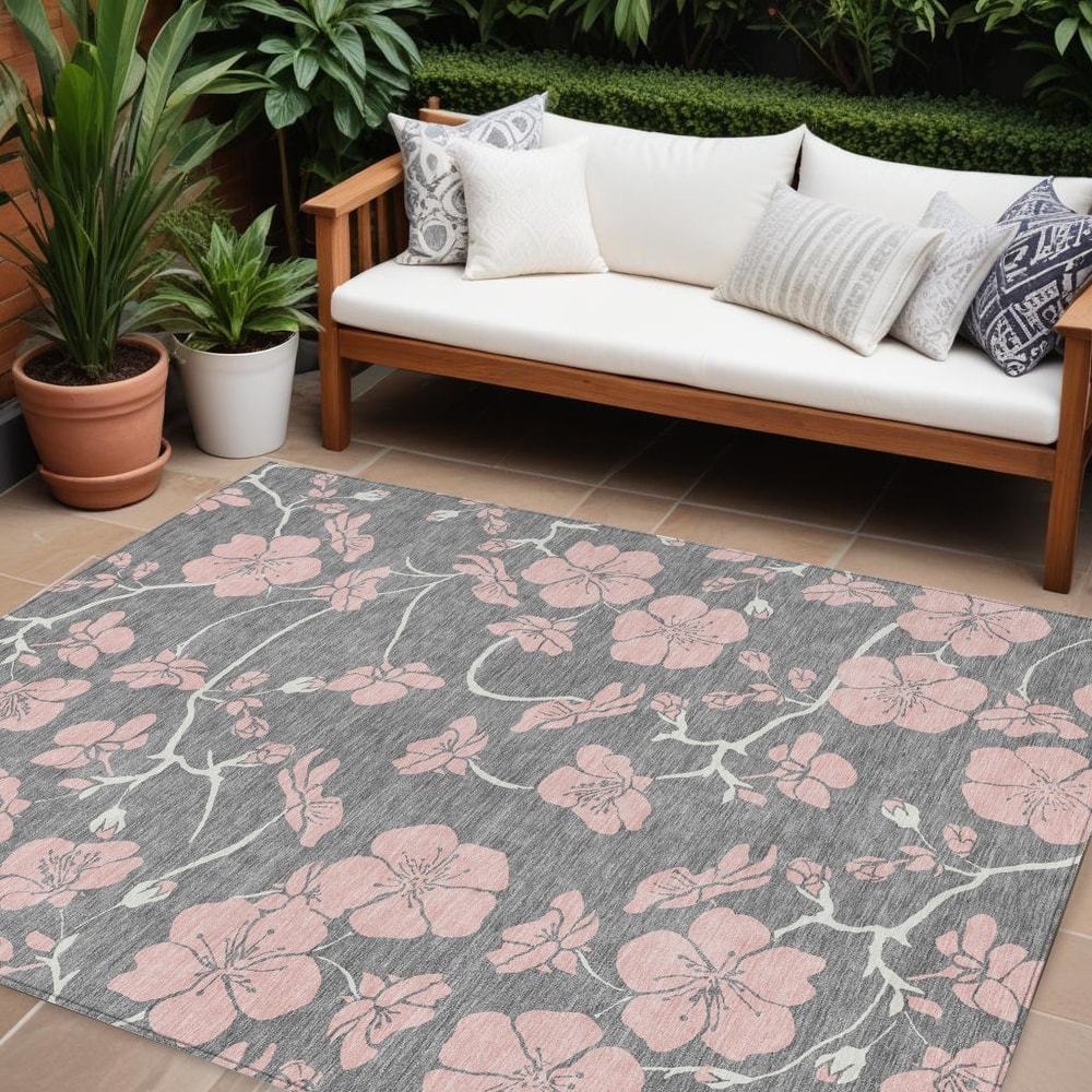 HomeRoots Floral Transitional Rectangle Outdoor Rug
