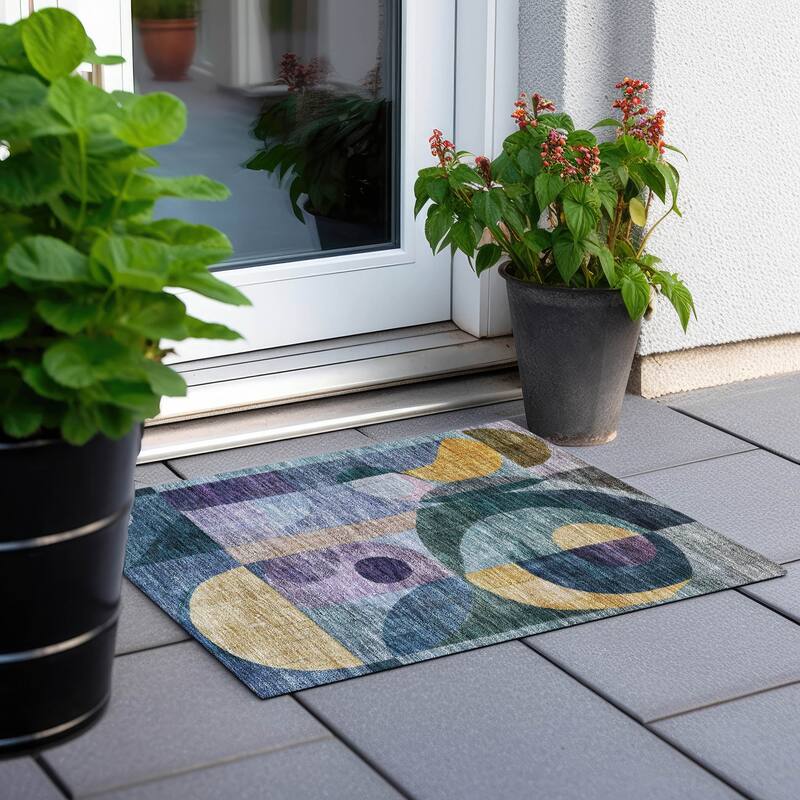 Machine Washable Indoor/ Outdoor Contemporary Geo Chantille Rug