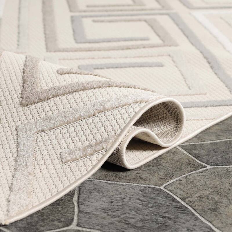 Superior Ares Modern Geometric Diamond Indoor Outdoor Area Rug