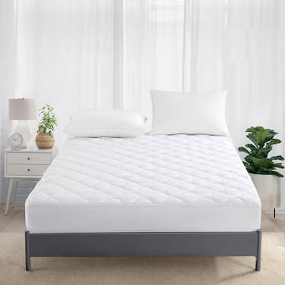 FourLeaf Clover Quilted Mattress Pad - White