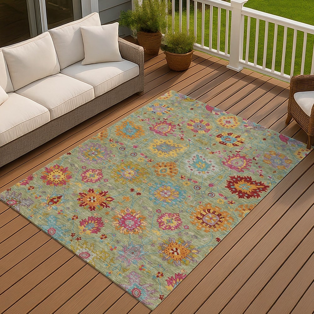 Machine Washable Indoor/ Outdoor Traditional Kashan Chantille Rug