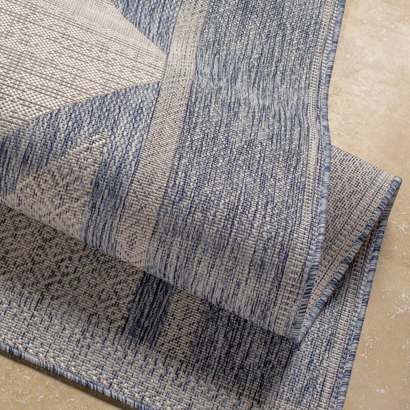Livabliss Rakter Bold Diamond Indoor/ Outdoor Area Rug