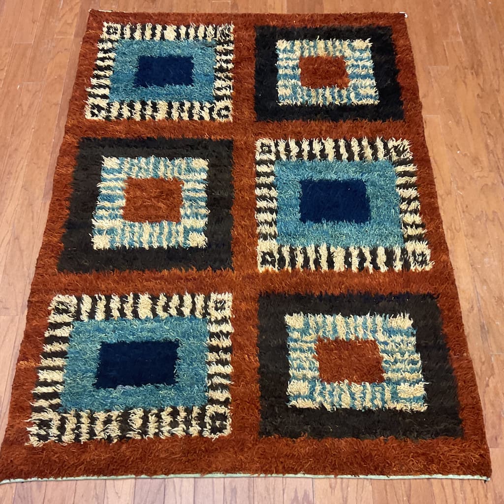 HERAT ORIENTAL Handmade Shag Wool Rug - 4'2" x 5'9"
