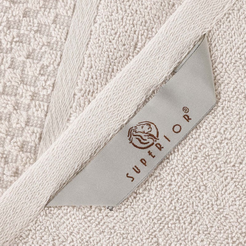 Superior Lodie Cotton Plush Absorbent Jacquard Solid 3 Piece Towel Set