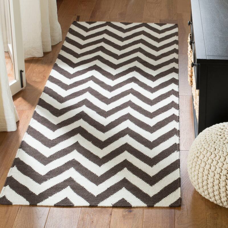 SAFAVIEH Handmade Flatweave Dhurries Naira Modern Wool Rug - 2'6" x 10' Runner - Brown/Ivory