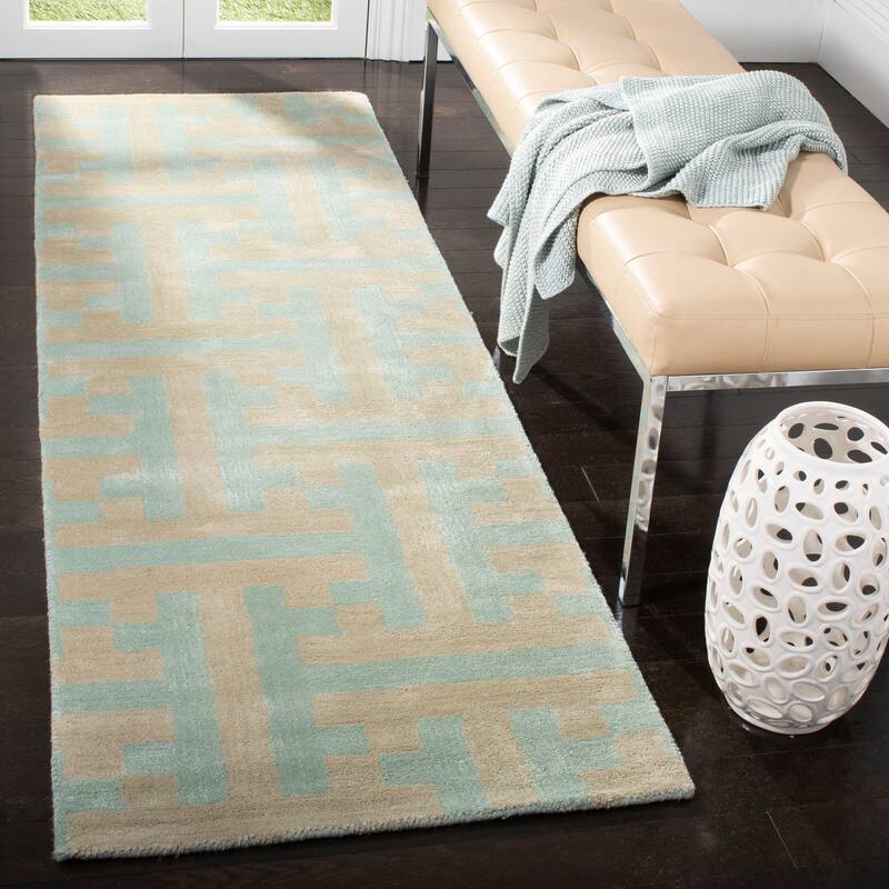 SAFAVIEH Handmade Soho Cherelle N.Z. Wool/ Viscose Rug - 2'6" x 8' Runner - Light Blue/Multi