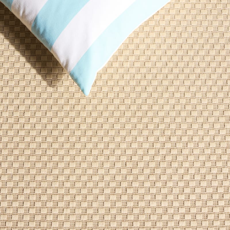 SAFAVIEH Courtyard Vickie Indoor/Outdoor Waterproof Patio Backyard Rug