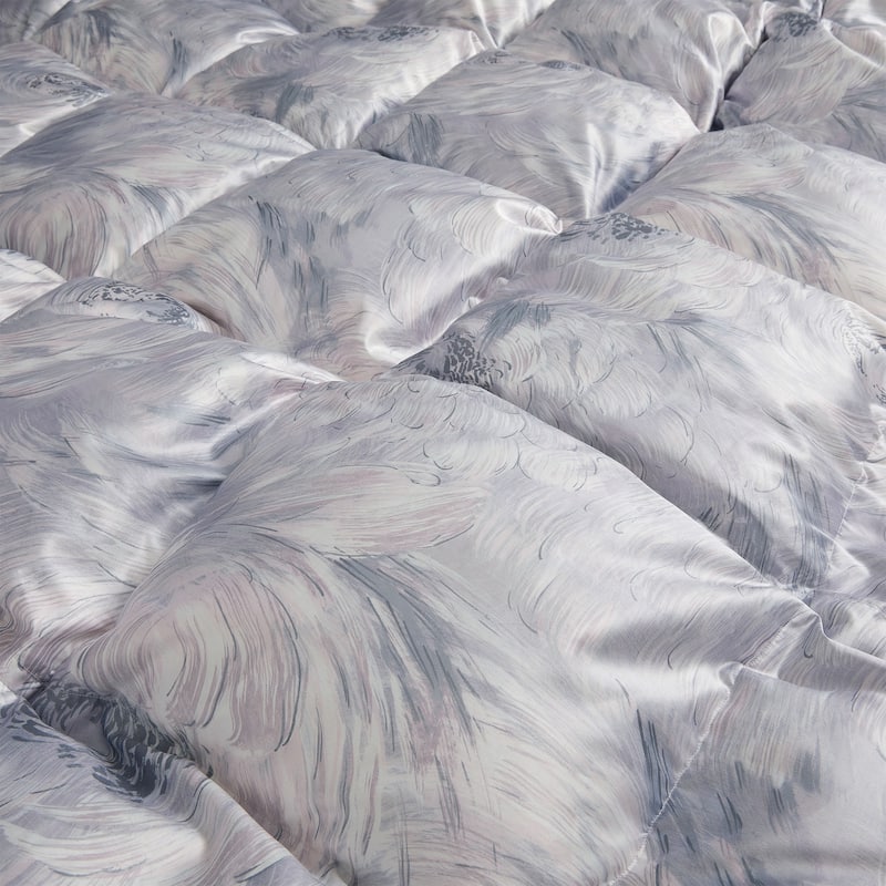 All Season luxurious Silk Covered 93% White Goose Down Comforter
