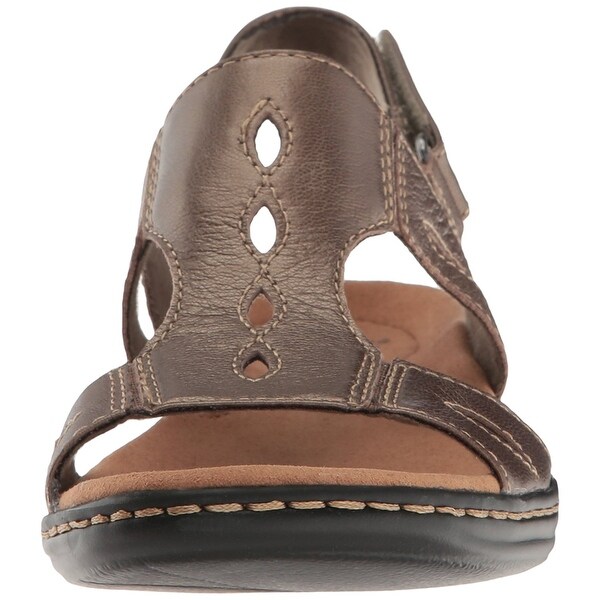 clarks women's leisa lakelyn flat sandal