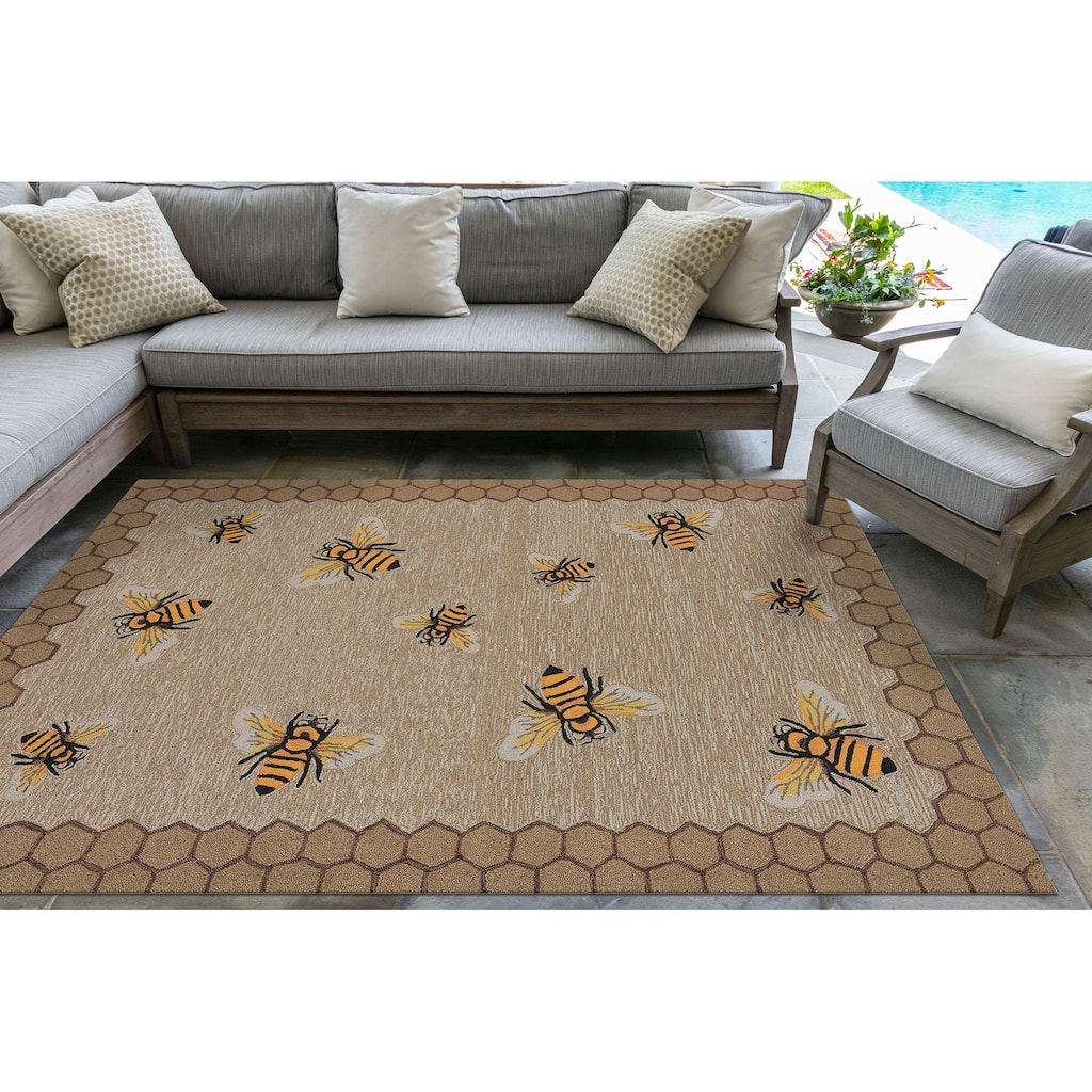 Liora Manne Frontporch Honeycomb Bee Indoor/Outdoor Rug - 5' x 7'6"