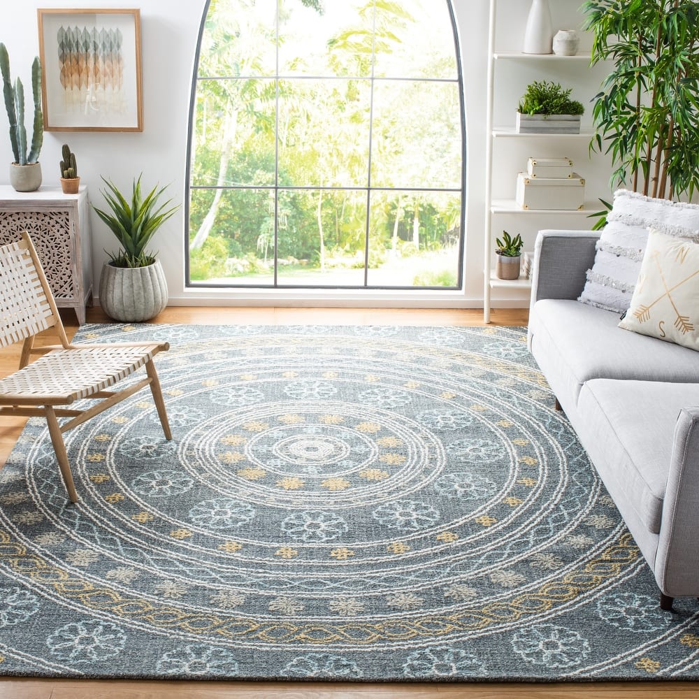 SAFAVIEH Handmade Blossom Sobha Medallion Wool Rug