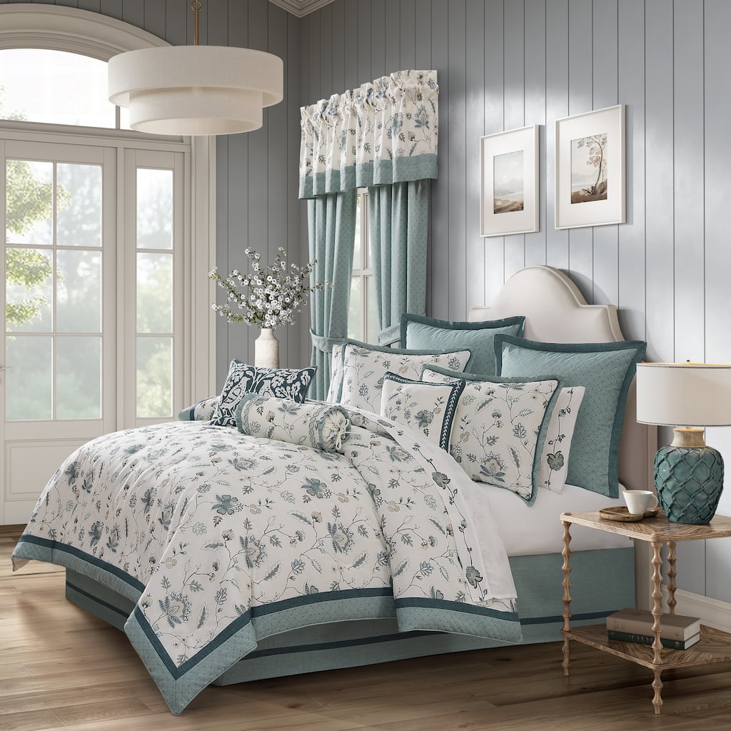 J. Queen New York Blossom View Comforter Set