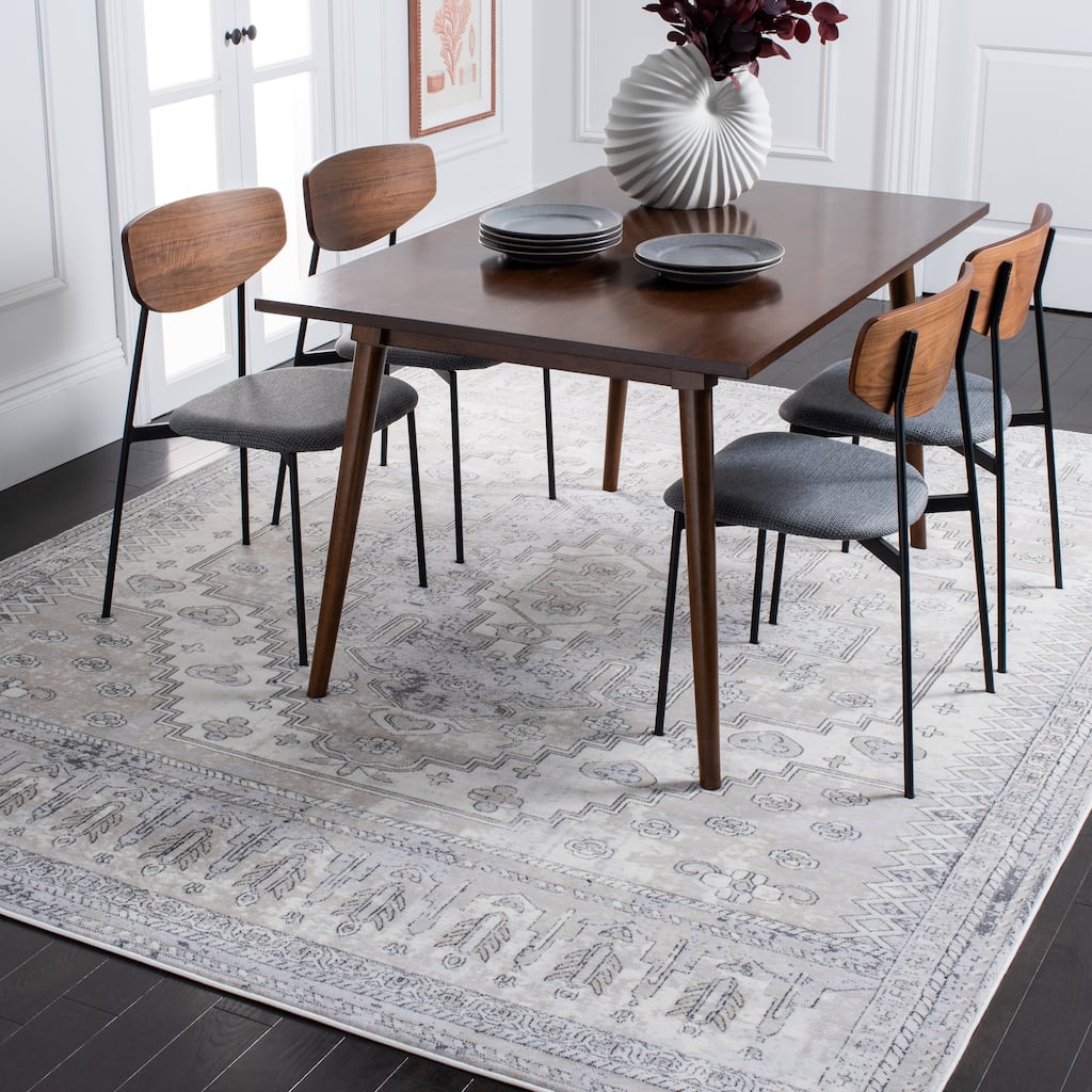 SAFAVIEH Carnegie Neomi Medallion Rug