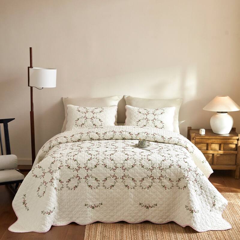 Cotton French Country Floral Quilt Bedspread Set - Queen - Ivory / Blush