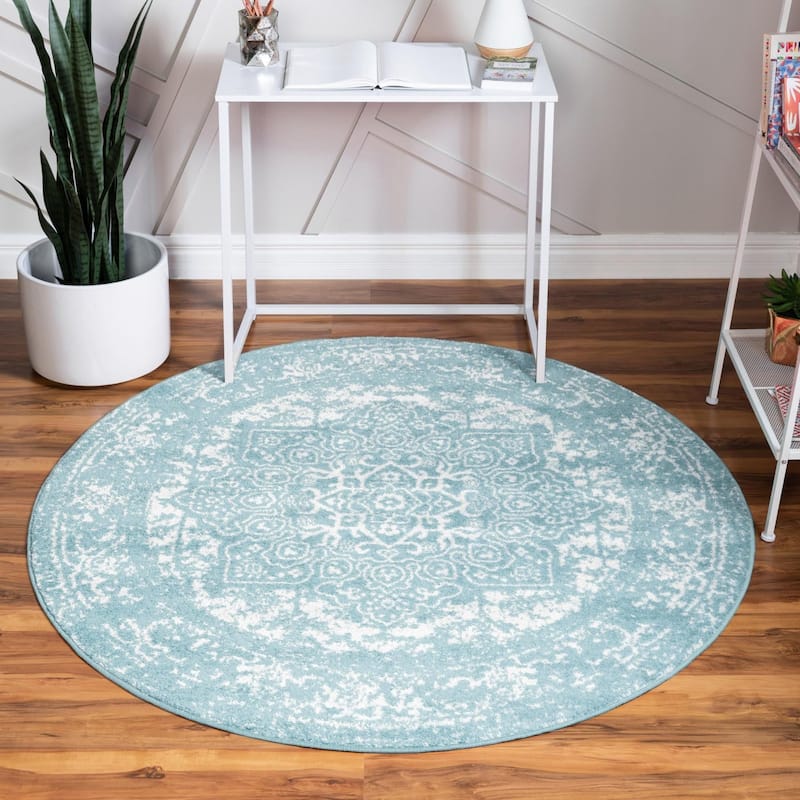 Traditional Brenda Collection Area Rug