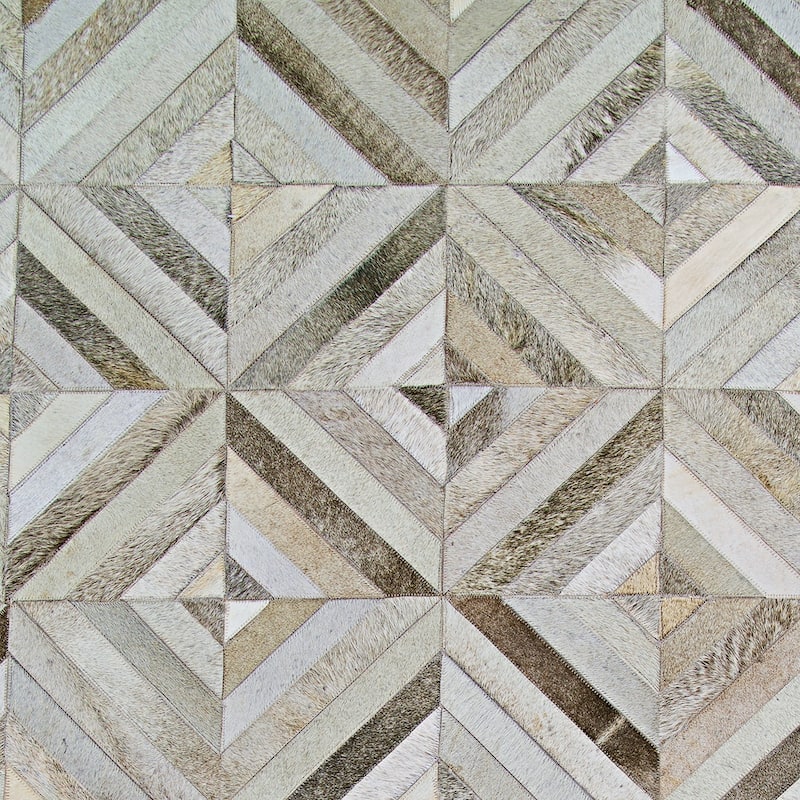 Handmade Vail Kaleidoscope Ivory Cowhide Leather Area Rug