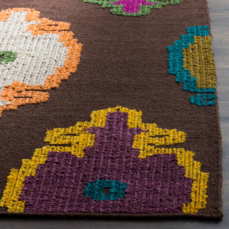 SAFAVIEH Handmade Suzani Charissa Boho Oriental Wool Rug