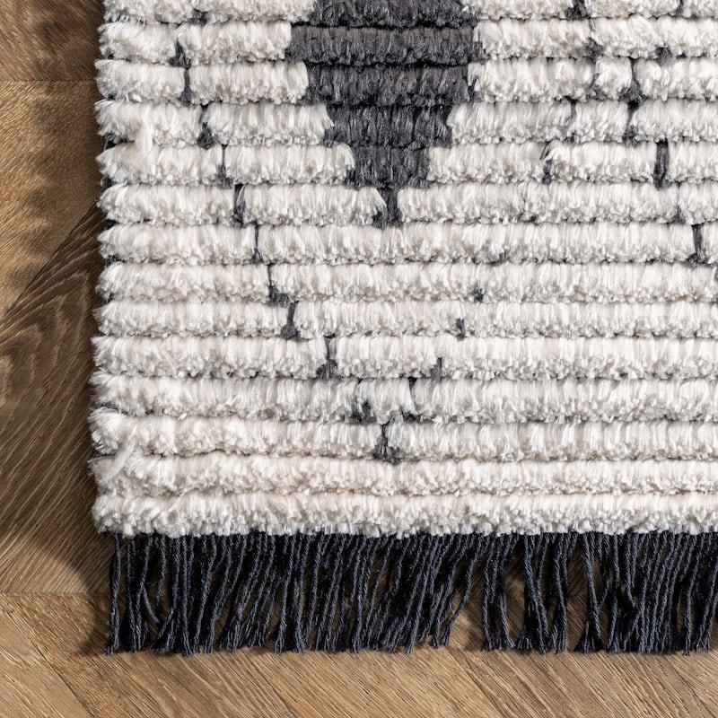 Nuloom Joanna Diamond Trellis Soft Shag Fringe Area Rug