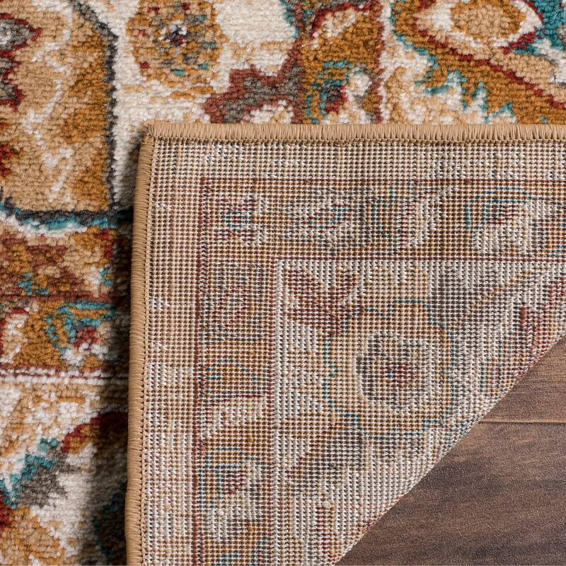 SAFAVIEH Summit Soini Traditional Oriental Rug