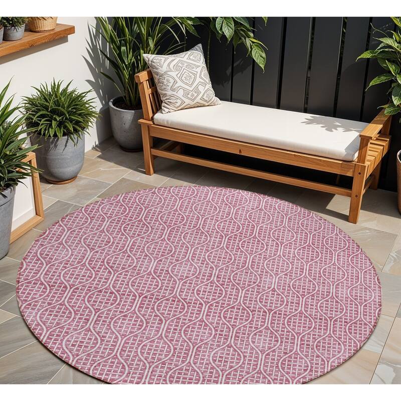 HomeRoots Geometric Transitional Rectangle Outdoor Rug - 8' Round